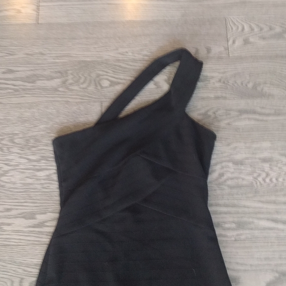 Guess beautiful black dress 🌼🎆🍀 - Picture 3 of 12